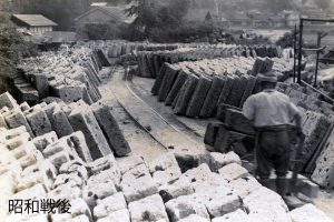 記録写真《トロッコ軌道による石材の運搬》 撮影：1950年代後半～1960年代｜大谷石材協同組合蔵