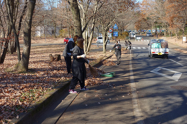 落ち葉ひろい３